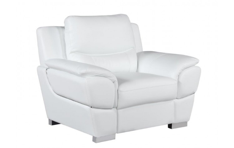 4572 - White Chair